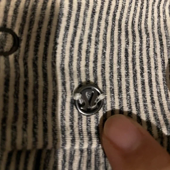 Lululemon One Size Vinyasa Scarf with Snaps - Picture 6 of 10